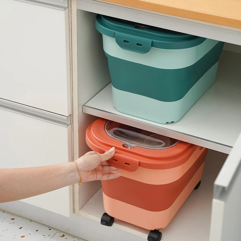 Collapsible Airtight Pet Food Storage Container – 13LB/33LB - Image 6